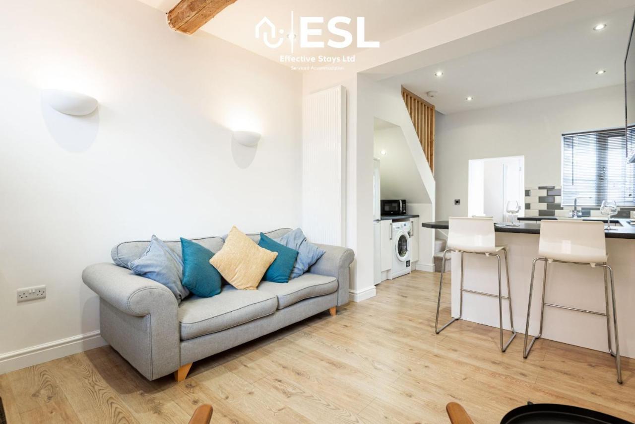 2 Bedroom Terrace Cottage, Parking, 5 Minutes Drive To Royal Shrewsbury Hospital מראה חיצוני תמונה