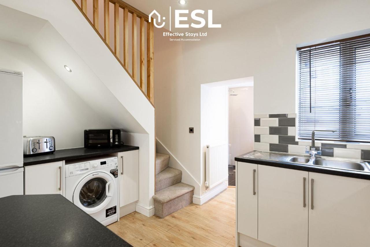 2 Bedroom Terrace Cottage, Parking, 5 Minutes Drive To Royal Shrewsbury Hospital מראה חיצוני תמונה