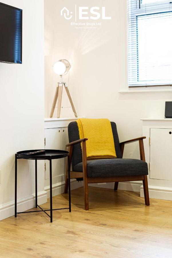 2 Bedroom Terrace Cottage, Parking, 5 Minutes Drive To Royal Shrewsbury Hospital מראה חיצוני תמונה