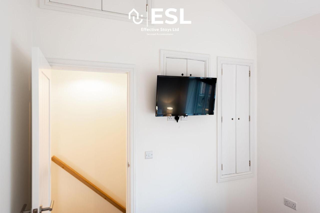 2 Bedroom Terrace Cottage, Parking, 5 Minutes Drive To Royal Shrewsbury Hospital מראה חיצוני תמונה